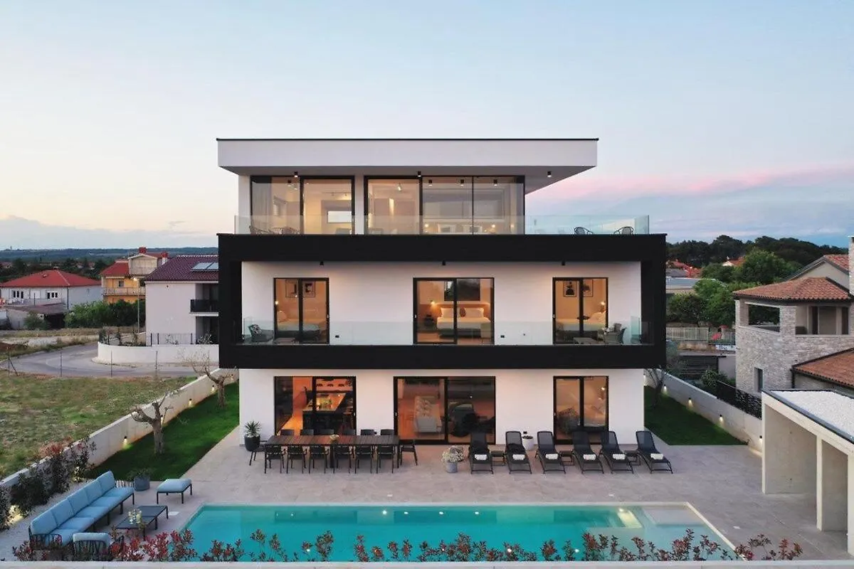 Villa Aquarius Pula 0*,